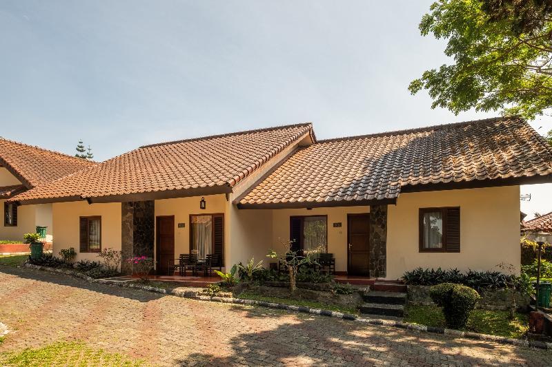 Capital O 1256 Sangga Buana Resort And Convention Hotel Чианджур Екстериор снимка
