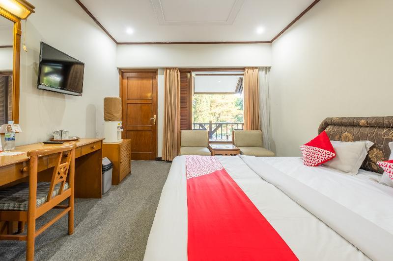 Capital O 1256 Sangga Buana Resort And Convention Hotel Чианджур Екстериор снимка