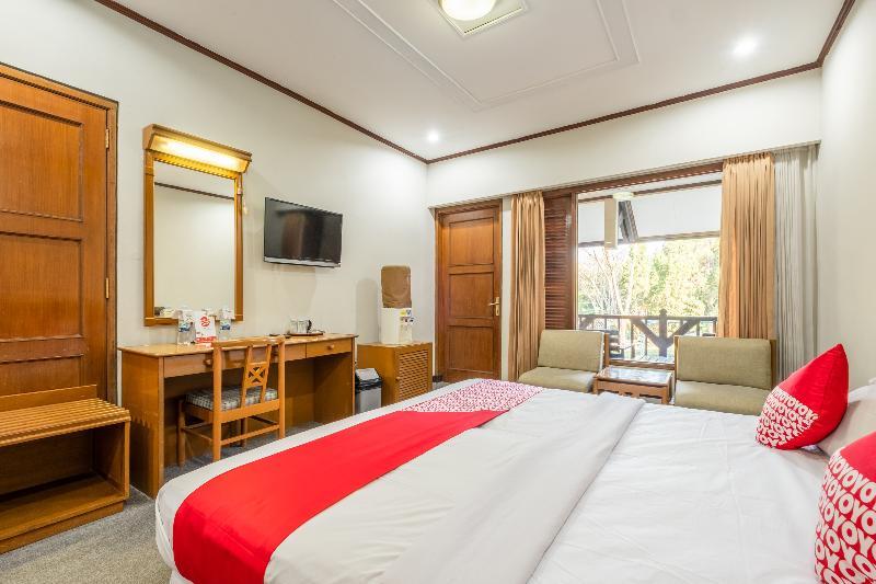 Capital O 1256 Sangga Buana Resort And Convention Hotel Чианджур Екстериор снимка